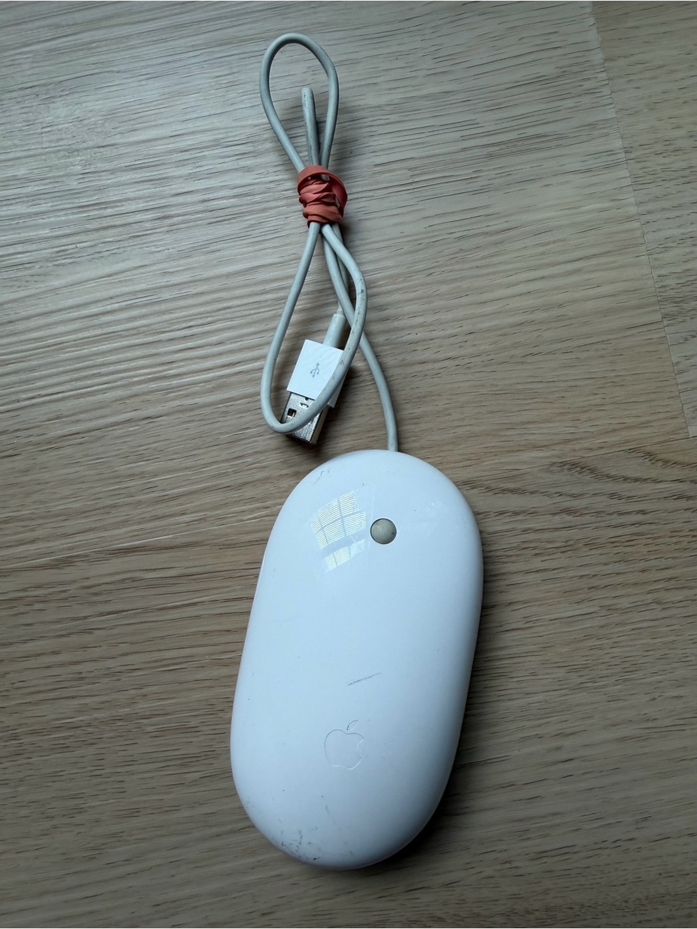 Apple A1152 Wired Optical USB Mouse White Mighty Mouse MB112LL/B